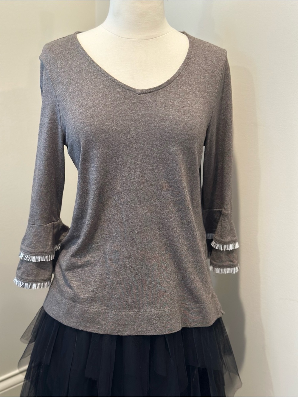 Chico's Heathered Brown Taupe V-Neck Top with Bell Fringe Sleeve Chico Size 0 SM